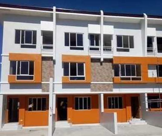 Pulang Lupa Uno Las Piñas 3 Bedroom Townhouse for Sale 6.950M -AJCP