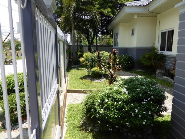 House and Lot with Big yard for Rent near SM Telabastagan