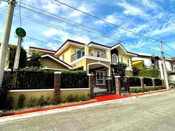 4 Bedrooms House and Lot in Suntrust Verona Silang Cavite near Nuvali ...