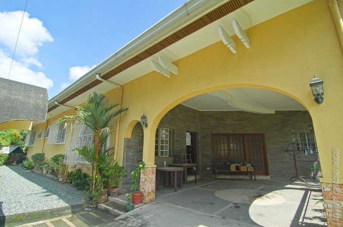 Creative Apartment For Rent In Tarlac City with Modern Garage