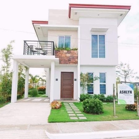 Full 2-Storey House and Lot with 3 Bedrooms