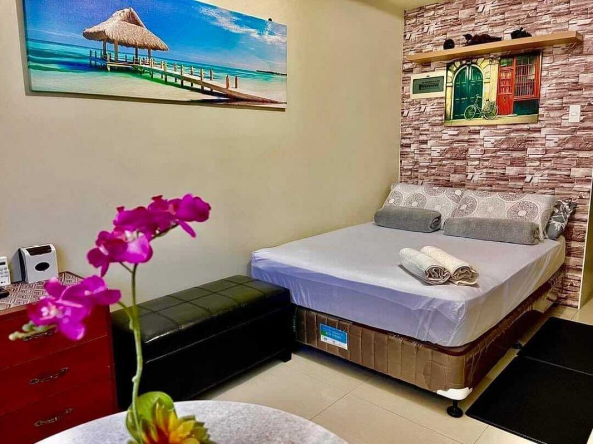 For Sale Studio Condo Unit in Cebu City, Fully Furnished with Parking, Sea View
