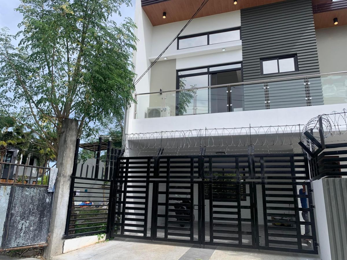 Two Storey Brandnew Modern House and Lot For Sale at Angeles City