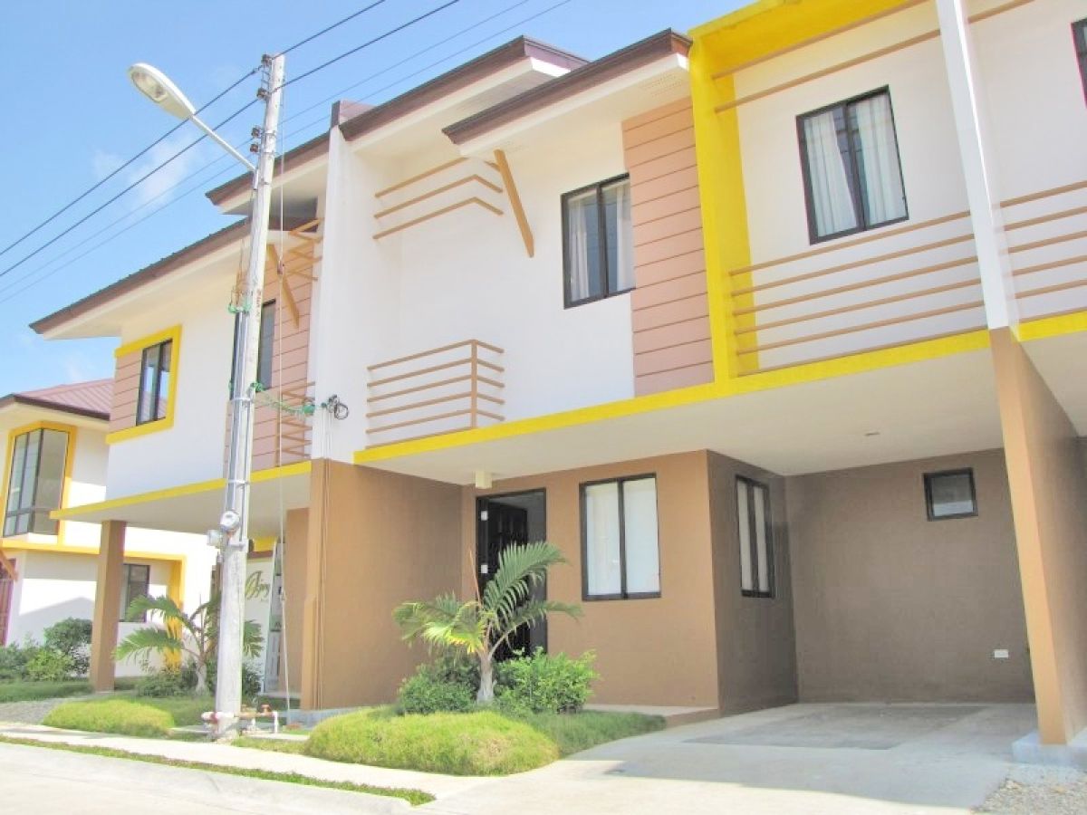 Townhouse 4 Bedrooms (Ajoya, Cordova, Cebu) for sale