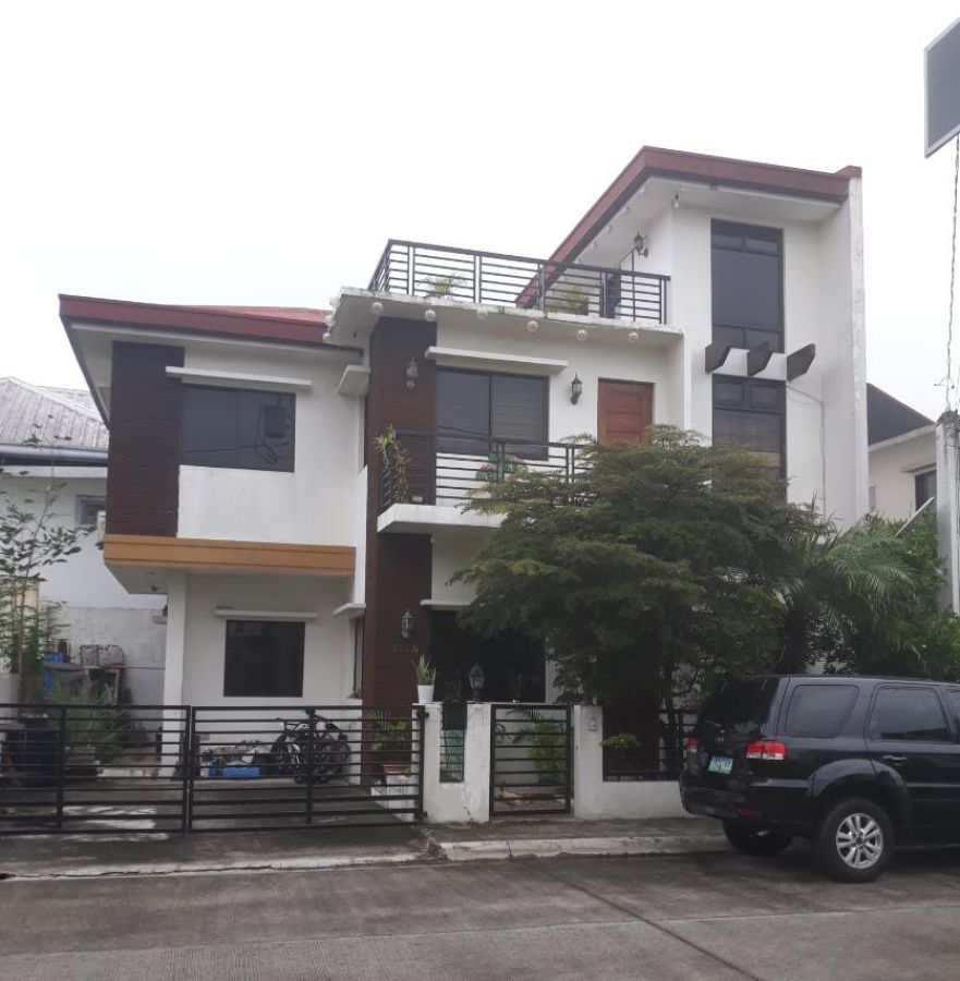 Single Attached 4 Bedroom 2 Bath 3 Storey House For Sale in Cainta