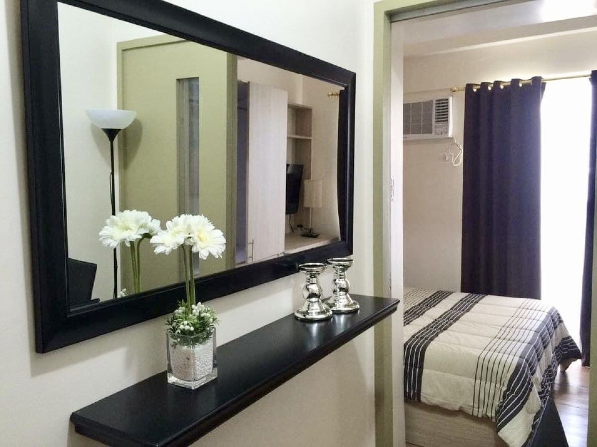 Fully Furnished 1Bedroom Condo with Balcony