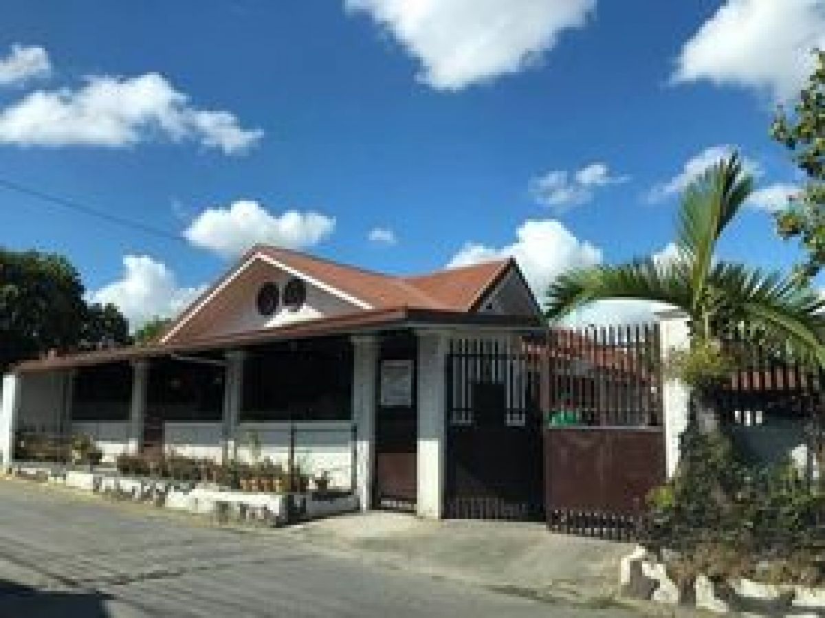 5 Bedroom House and Lot at Queensrow Subdivision for sale