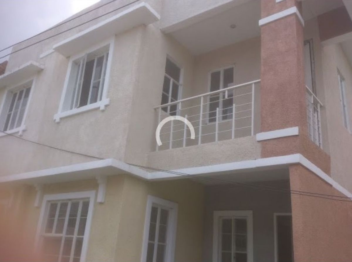 3 Bedroom Townhouse unit with parking space and end unit
