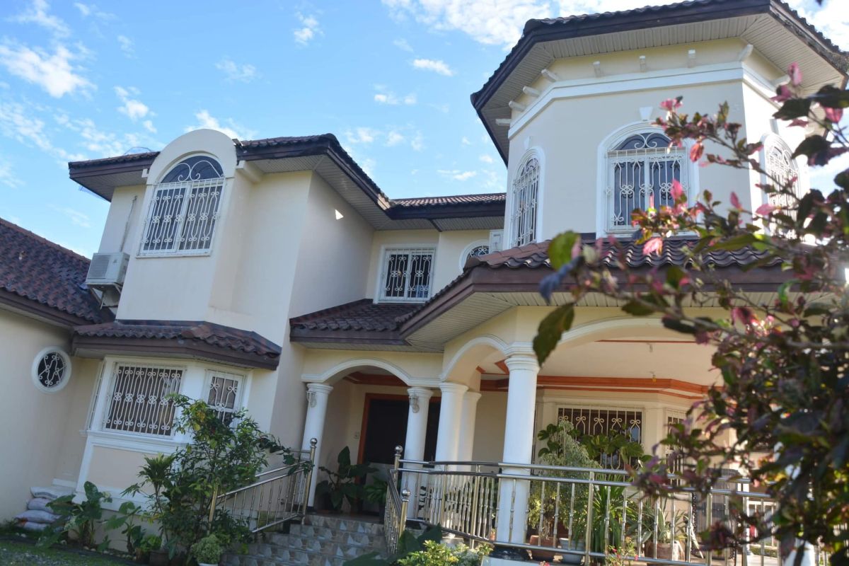 For Sale 5-Bedroom Elegant Home in Bagahabag, Solano, Nueva Vizcaya