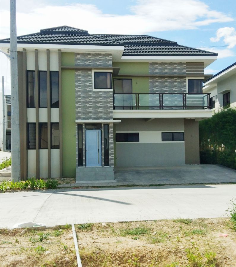 5BR Single Detached House and Lot For Sale in Minglanilla Cebu