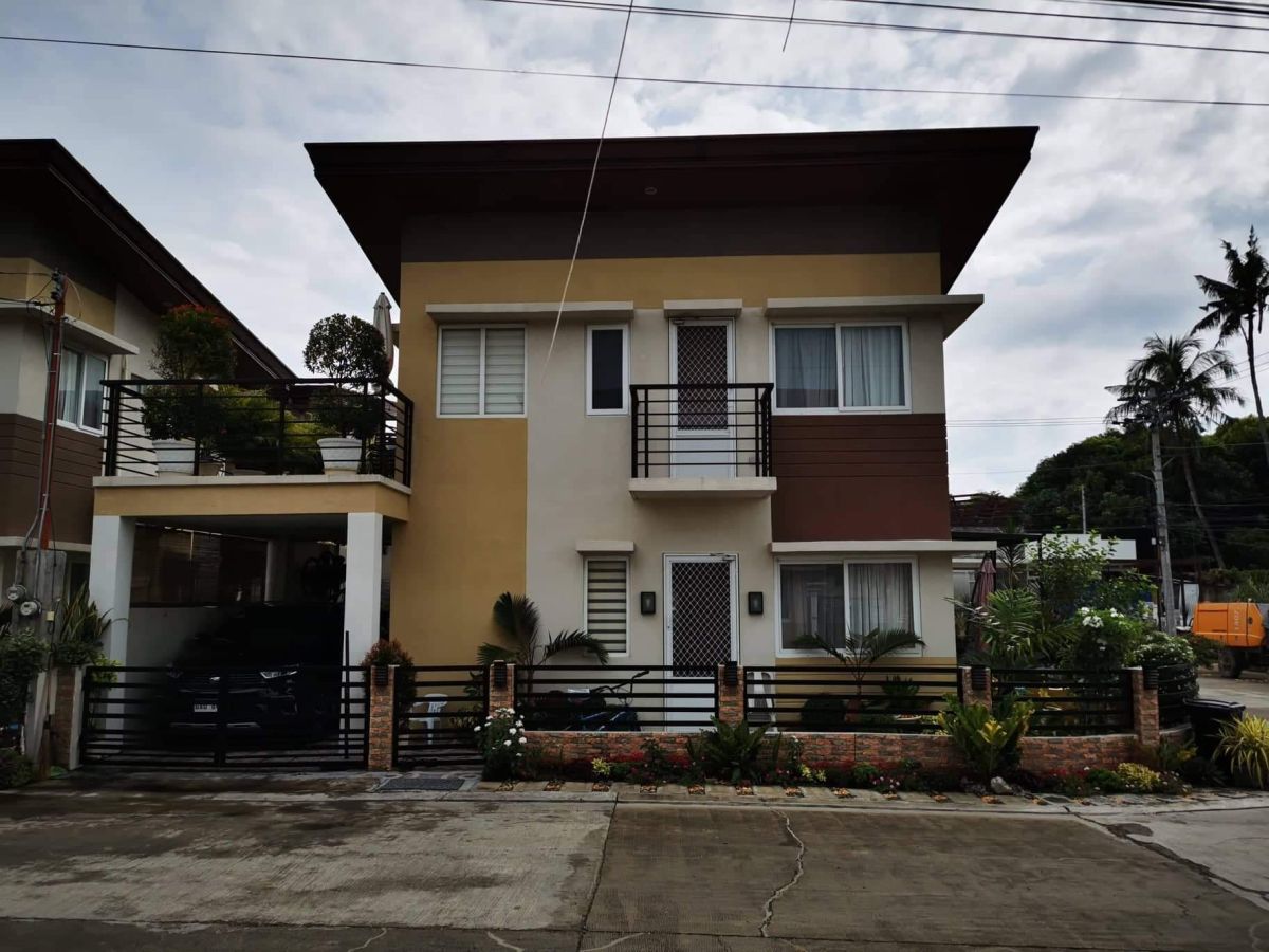 Fully Furnish House and Lot 4 bed rooms and 3 T/B in Cebu for sale