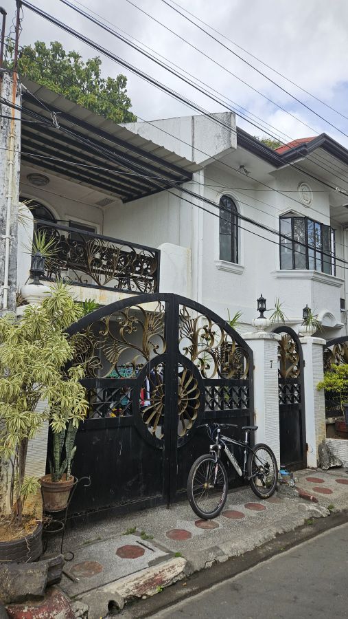 For Sale (2) Storey Townhouse with Balcony in Victoria Ville Antipolo
