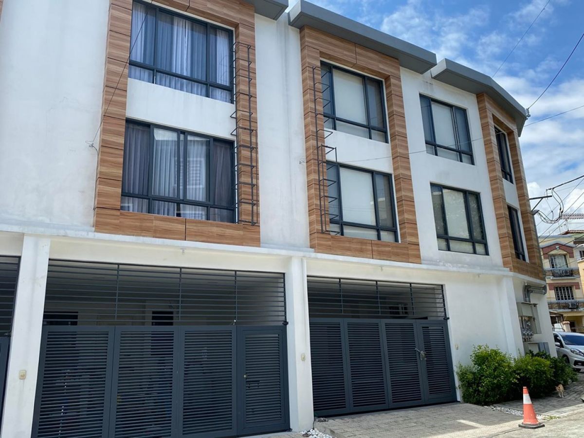 5BR Townhouse for Sale in Bahay Toro Quezon City near Congressional SD ...
