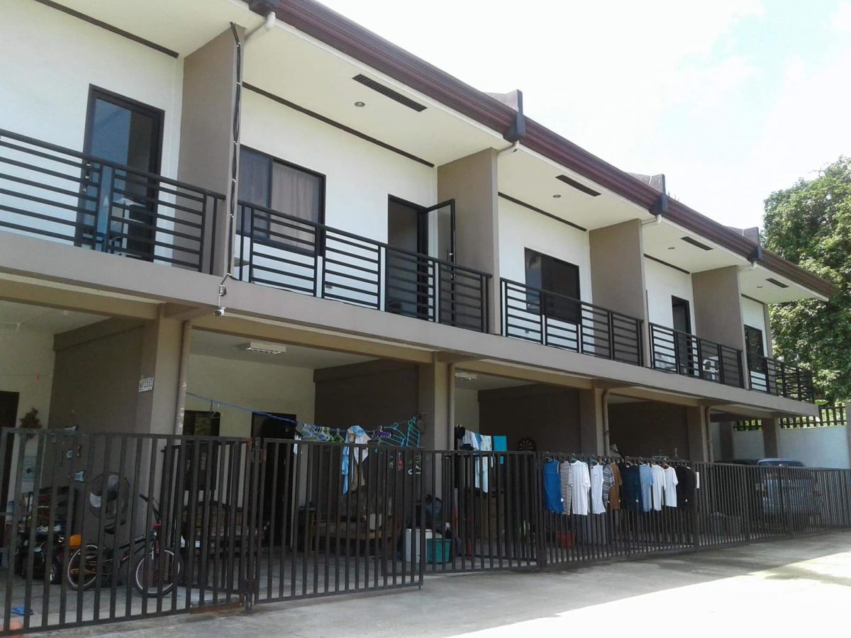 For Sale 5 Unit Apartment Building