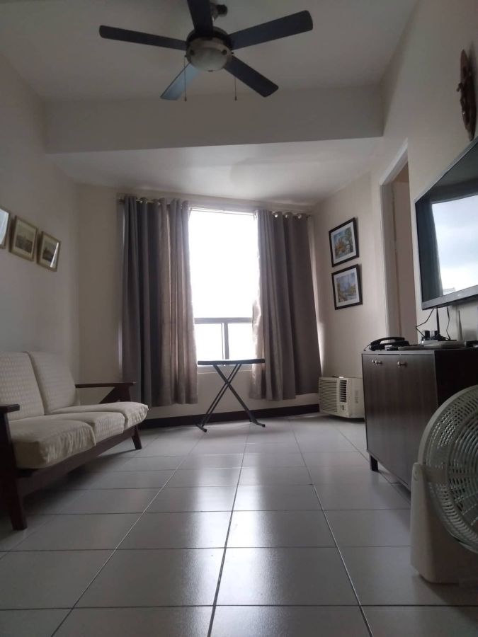 clean title 3 bedroom condo unit with parking for sale in qc