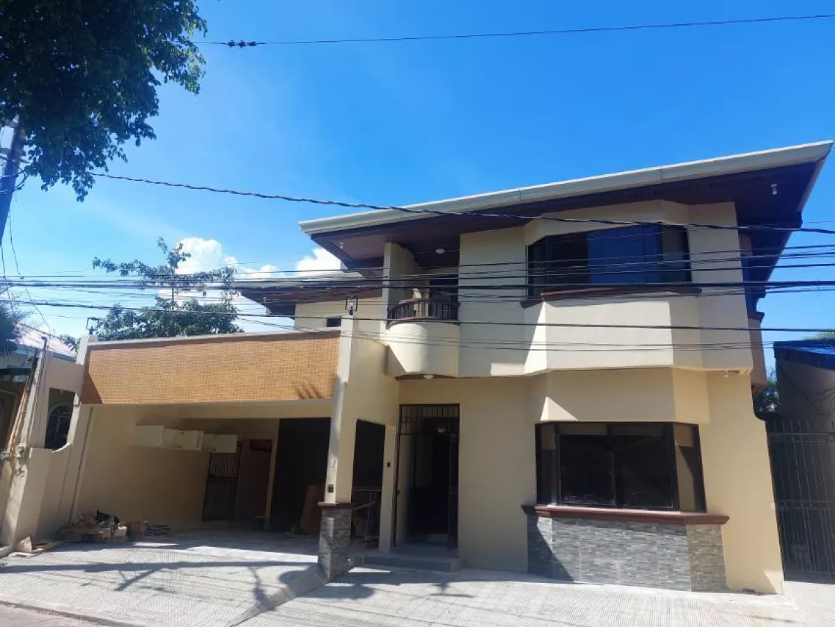 For Rent: 5 Bedroom Modern Designed 2-Storey in Tahanan Village ...