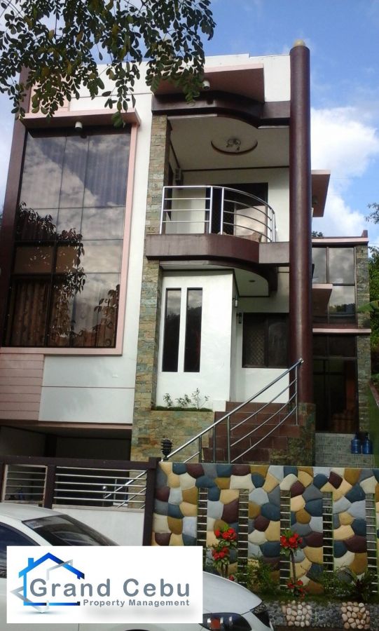 For Sale 3 Storey Modern SD Unit With Roofdeck (6 BRs, 3 T&B) in Consolacion