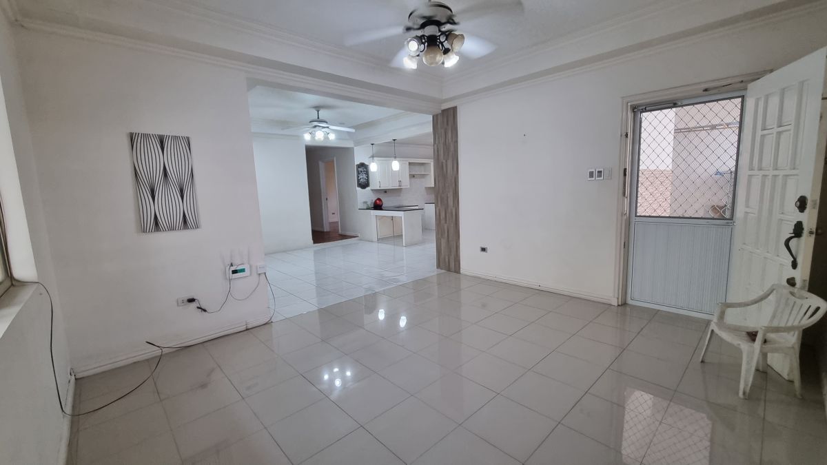 Well-ventilated 3-Bedroom Home for Sale in BF Homes, International