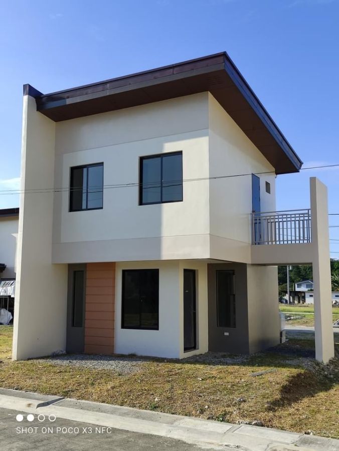 pasalo 3-bedroom house and lot near manila in Blk 12 Lot 7 Southview Homes