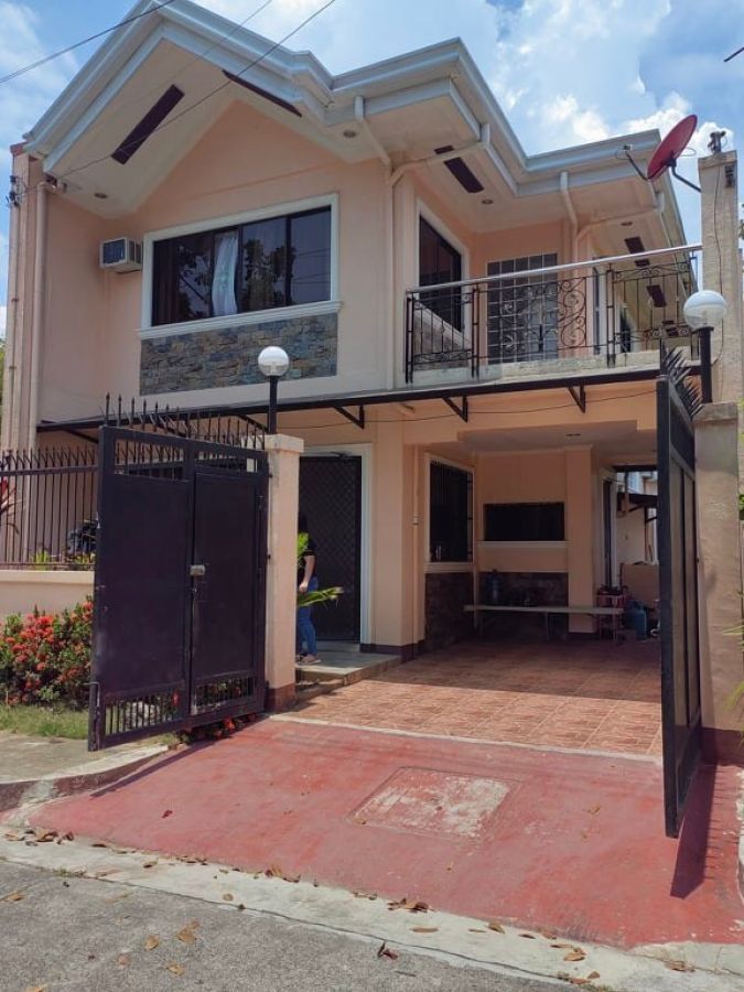 4 bedroom 2 storey house for sale in High-End Subdivision in Carcar City, Cebu