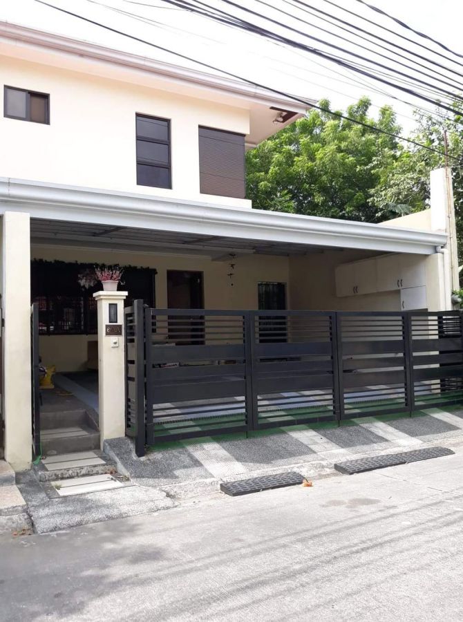2-Storey Modern-style for Rent in House 4 bedroom in BF Homes Parañaque