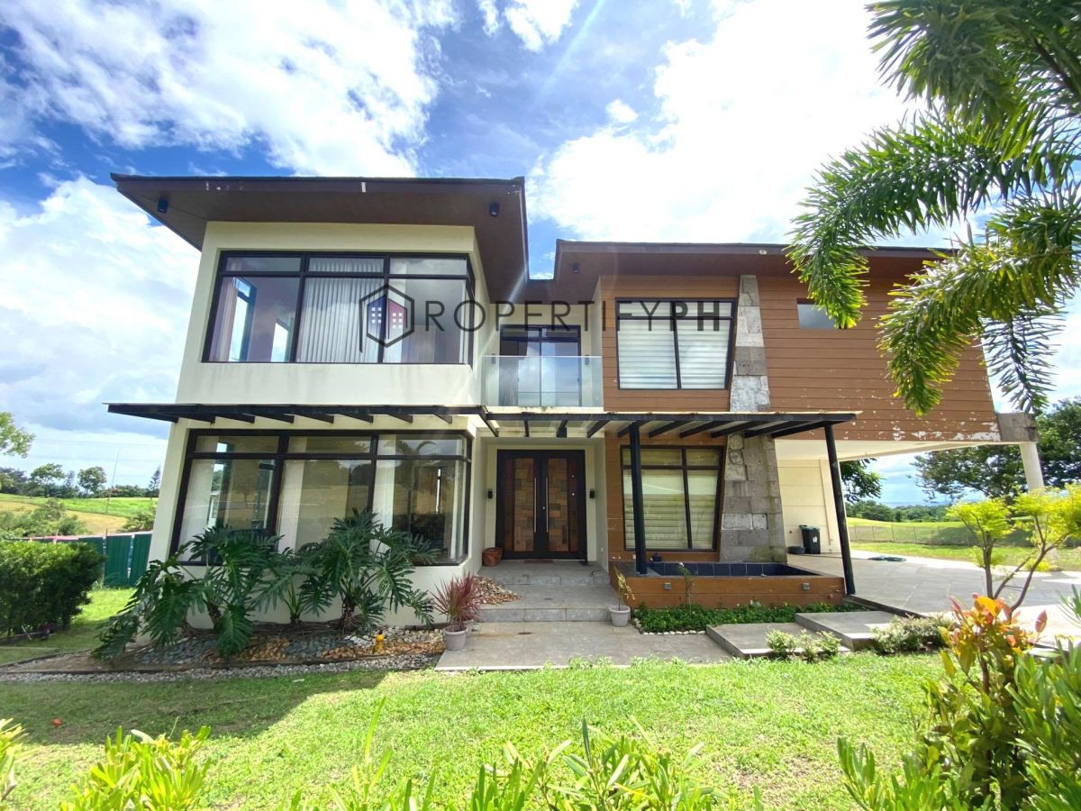 RUSH SALE 4 Bedroom House & Lot with Panoramic Views in Tagaytay Midlands