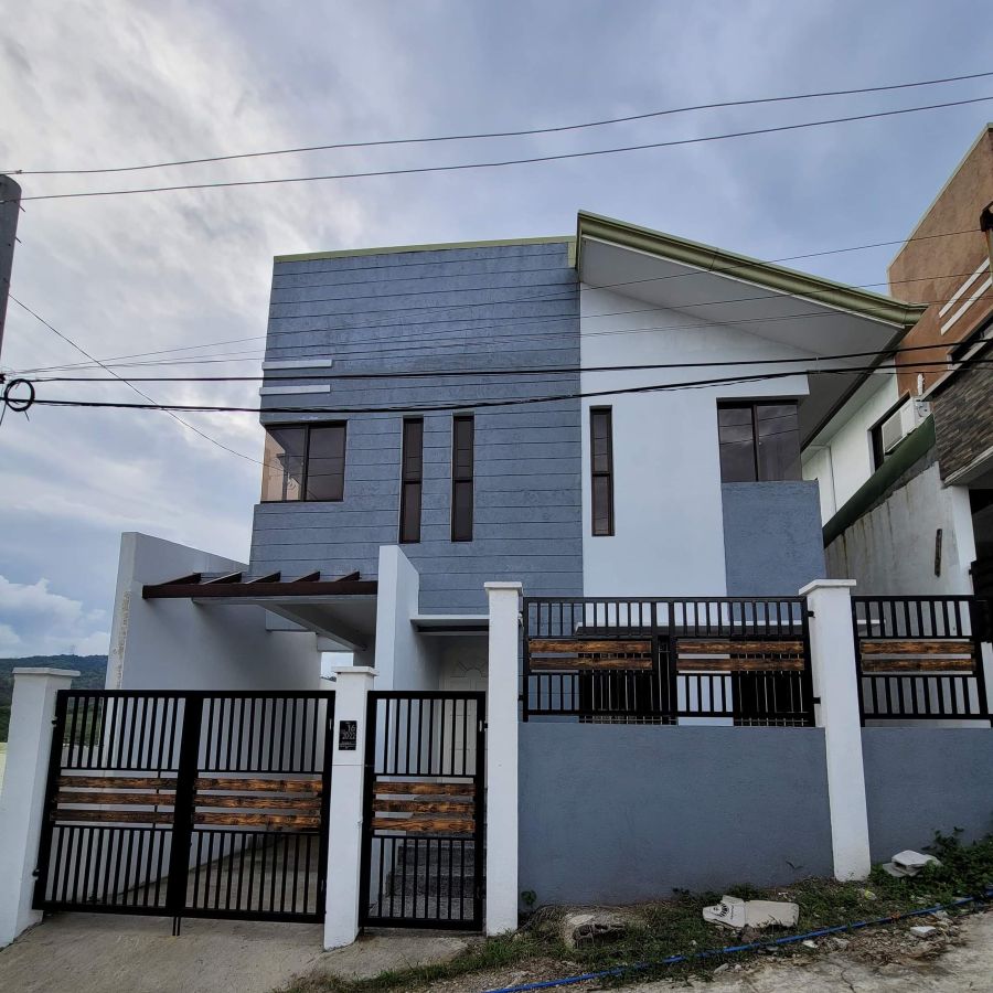 2-storey house located at Lincoln Heights in Dinalupihan for lease