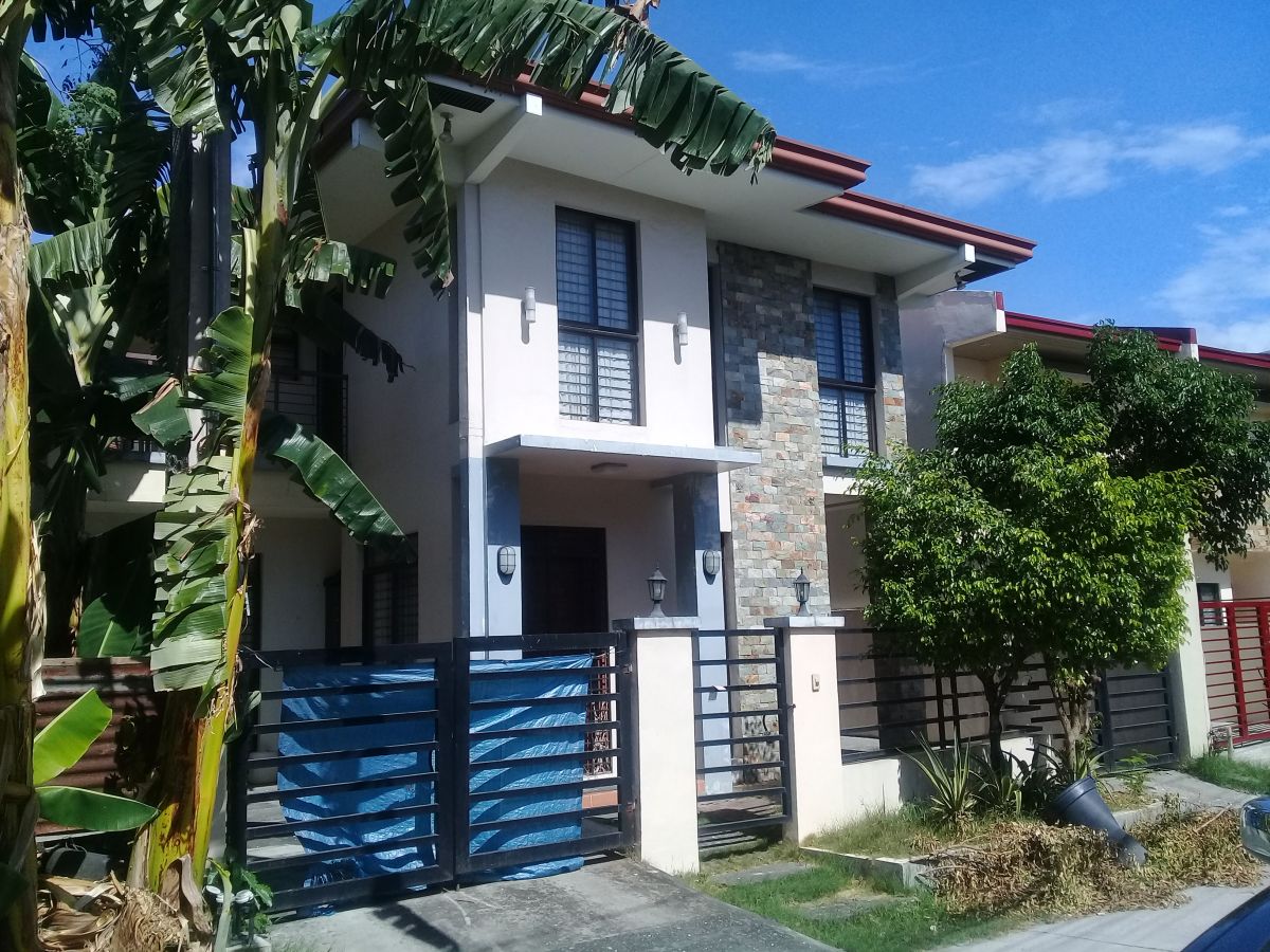 2 Storey 4 bedrooms House and Lot in Malacanang Village San Dionisio ...