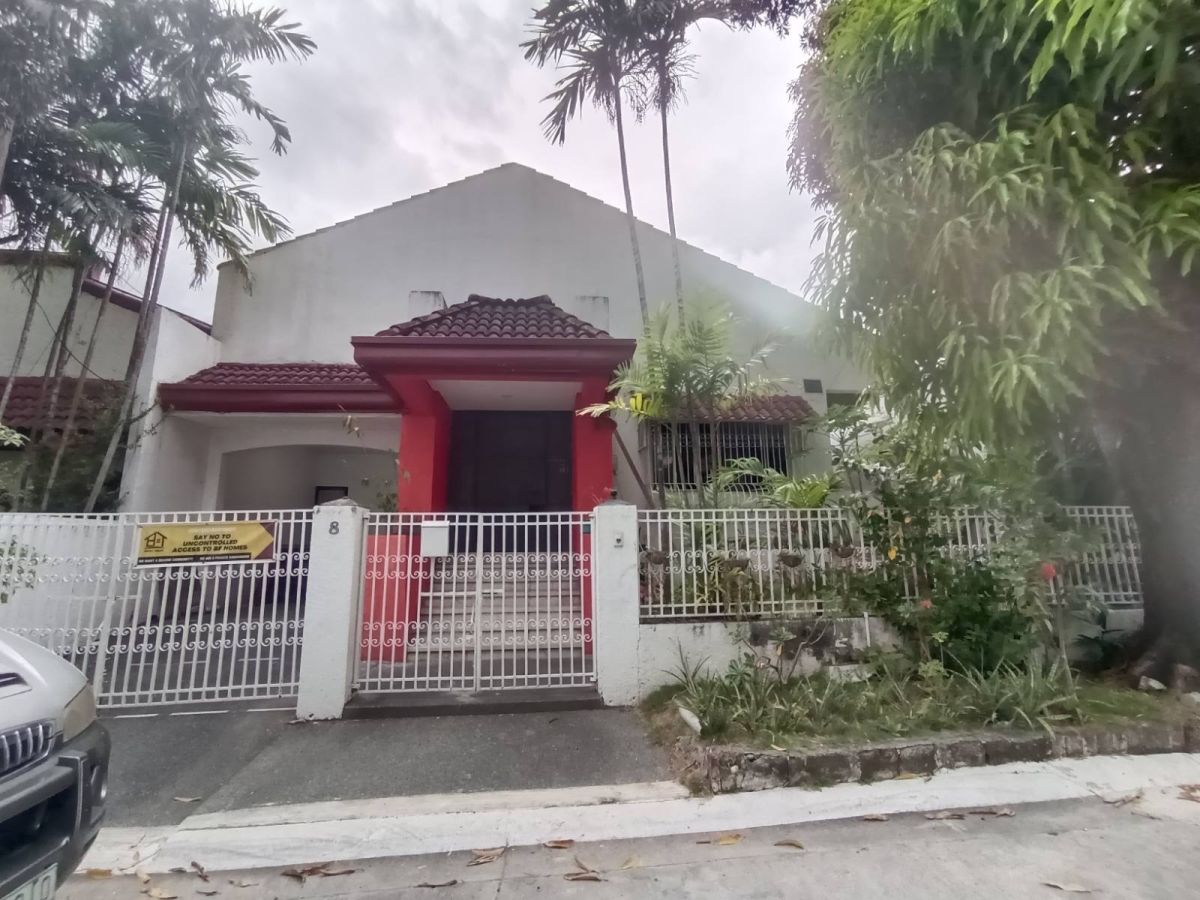 4-Bedrooms House For Sale in B.F.Homes, Batac Tuazon Village, Parañaque City