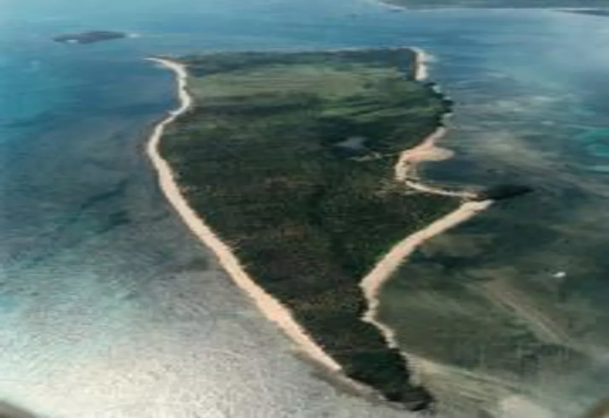 3 Islands (Katakian Grande) for Sale in Polilio Island Group
