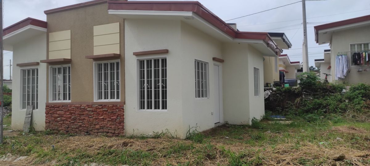 1 Bedroom Bungalow Duplex House - Bare for sale in Suntrust Sentosa, Calamba