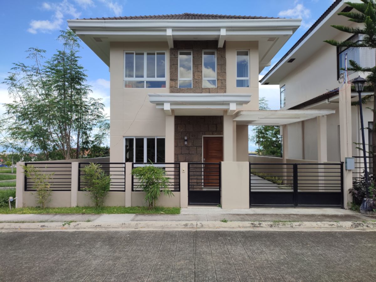 House and Lot in South Forbes Villas, Silang, Cavite for Sale