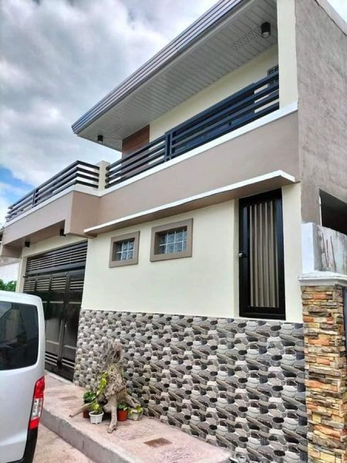 For Sale: 2-Storey 6BR House & Lot in Brgy. 3 (Poblacion), Calamba City, Laguna