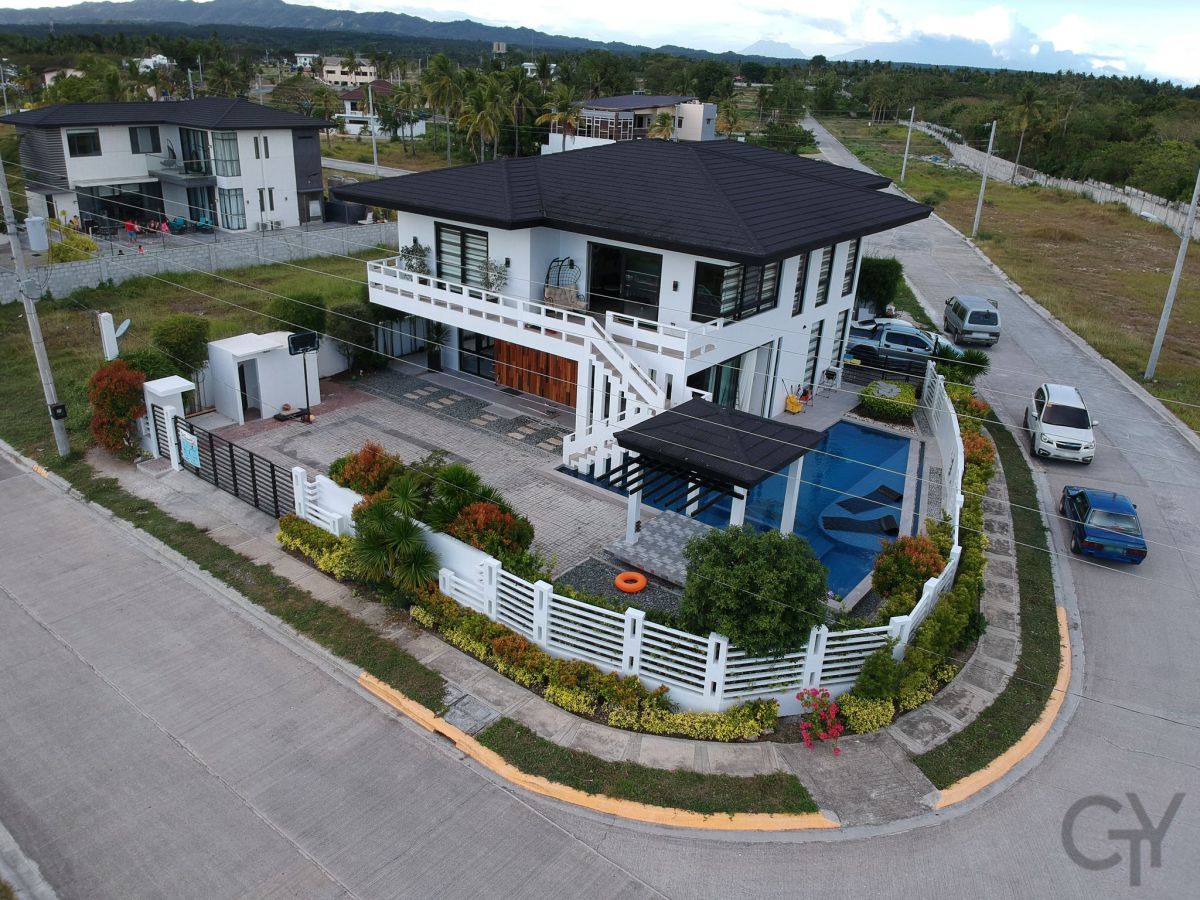 5 Bedroom Beach House and lot for Sale in Laiya, San Juan, Batangas