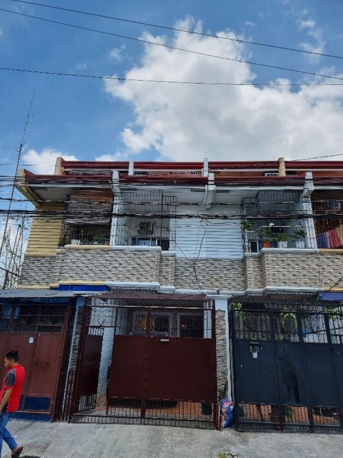 4 Bedroom Townhouse For Sale in Baesa, Quezon City, Metro Manila