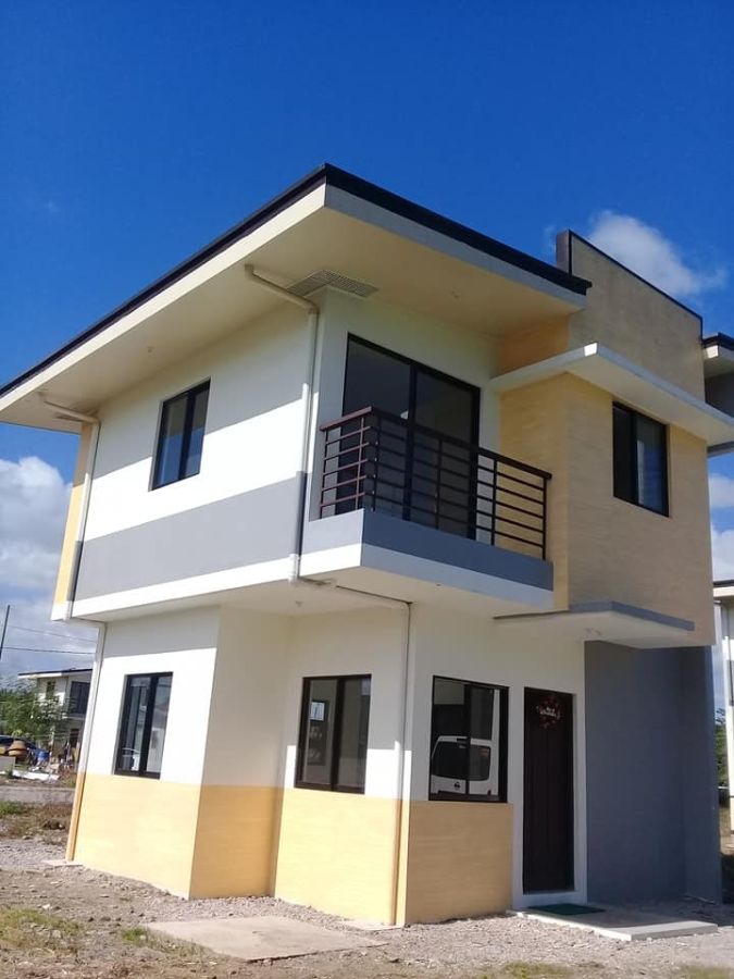 House for Sale in Araya Park located between SM and Robinson Santa Rosa