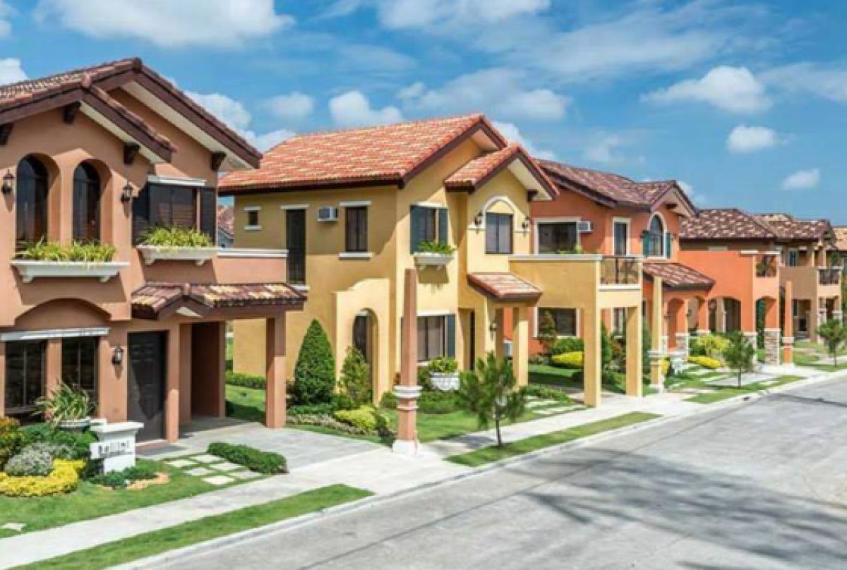 House for SALE in Valenza Crown Asia, Laguna