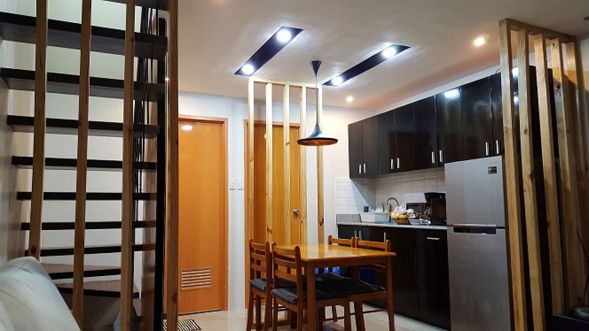 Fully Furnished Townhouse with 2 Bedrooms (Fully Air Conditioned)