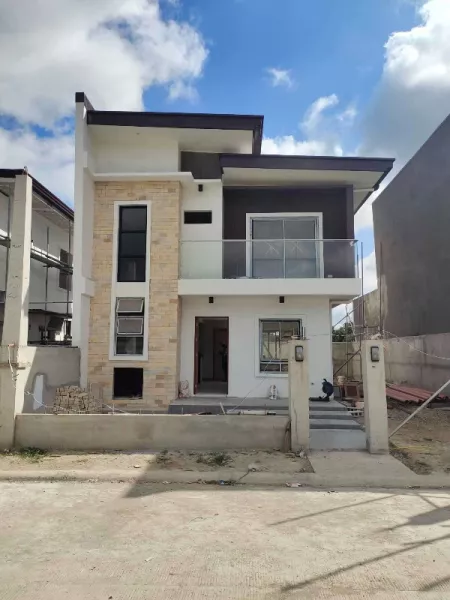 House and Lot near Tagaytay for sale in Mendez Cavite free title