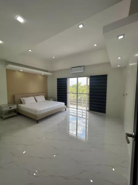 Three bedrooms townhouse with common pool for rent in Malabanias Angeles City