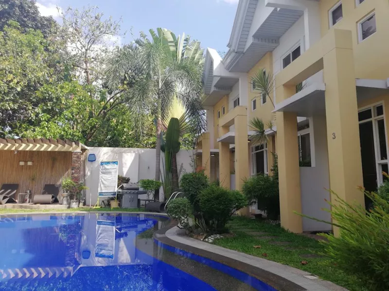 Furnished Townhouse for rent with 2 bedrooms and pool in Malabanias