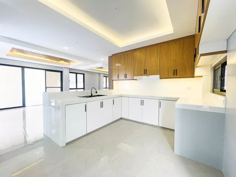 5-Bedrooms 5BR House in Bf Homes, Parañaque City, Bf Northwest