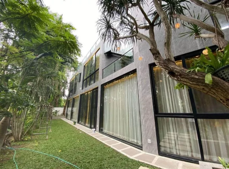 4 BEDROOMS HOUSE FOR RENT ALABANG PACIFIC VILLAGE