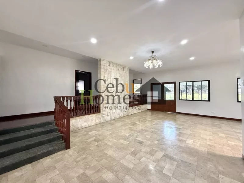 Unfurnished 3 Bedroom Bungalow House with Pool in Banilad for Rent