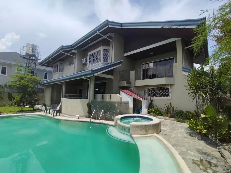 House for rent in Cebu City, Gated in Banilad with s. pool