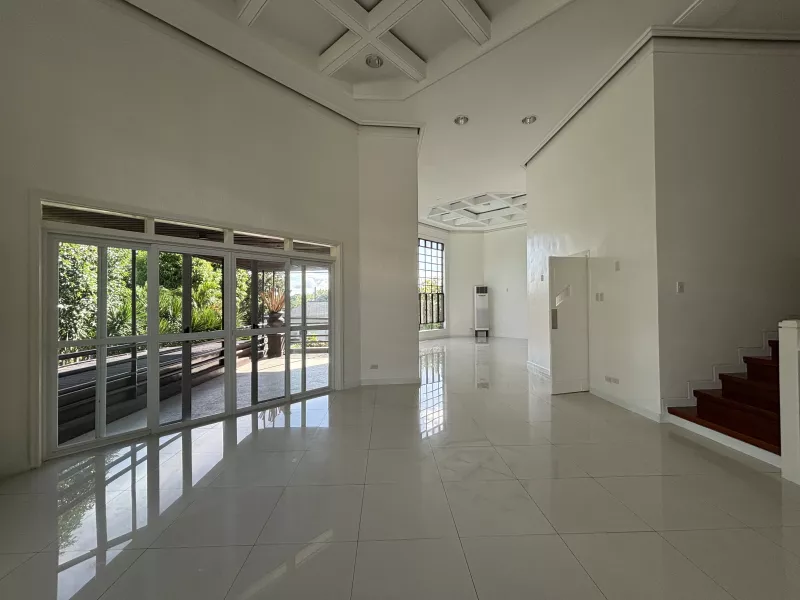 Ayala Alabang Village, 4-Bedroom House for Lease, Muntinlupa