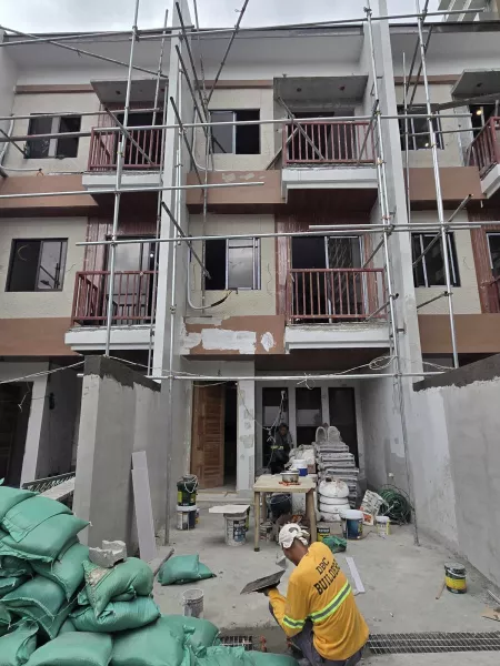 4 bedrooms house and lot for sale in Santolan Pasig City