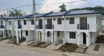 3 bedroom town house for sale